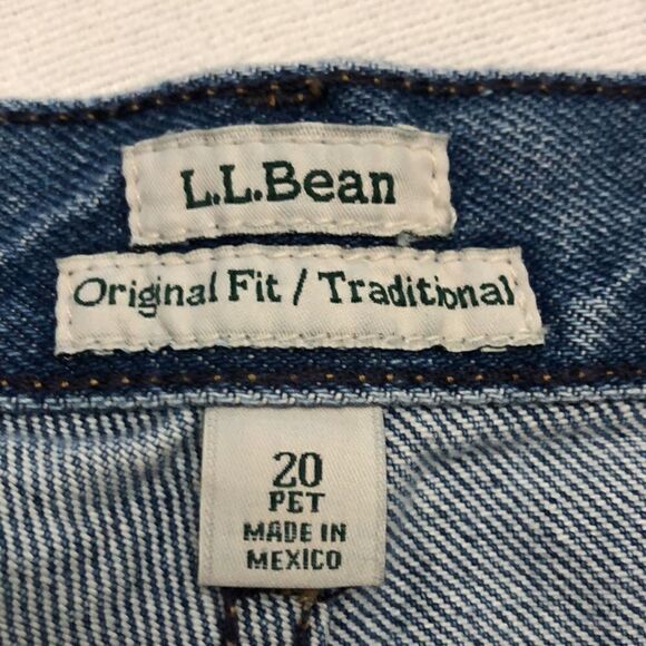 L.L Bean womens classic fit/ traditional jeans size 20P - Picture 4 of 8